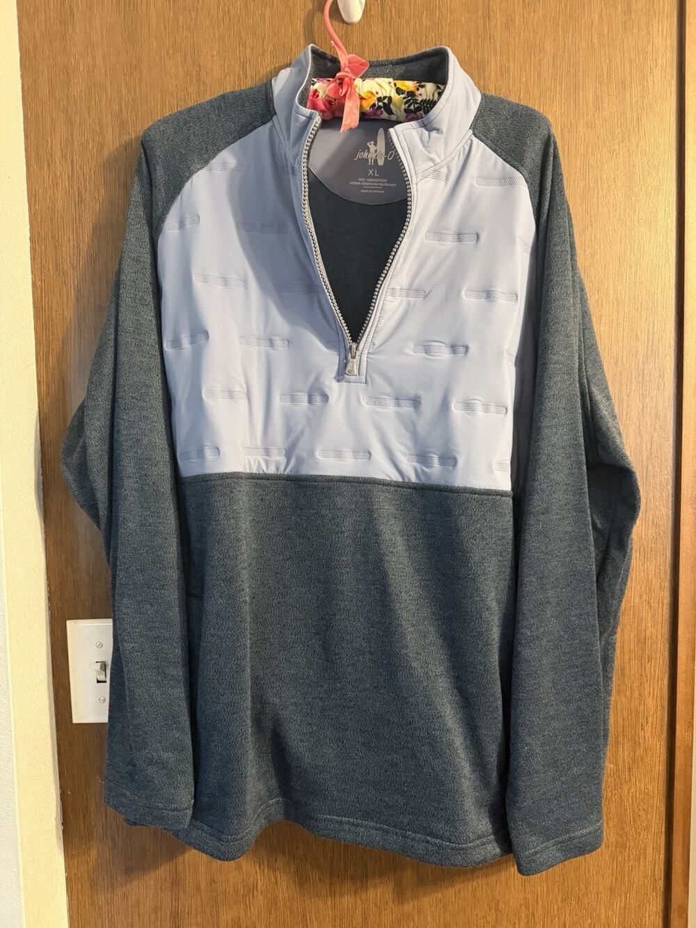 Johnnie-O Riggens mens lightblue quilted chest grey 1/4 zip pull over sweatshirt